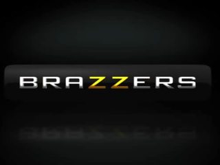 Brazzers - Naughty Bunnies Ella and Giselle Share putz